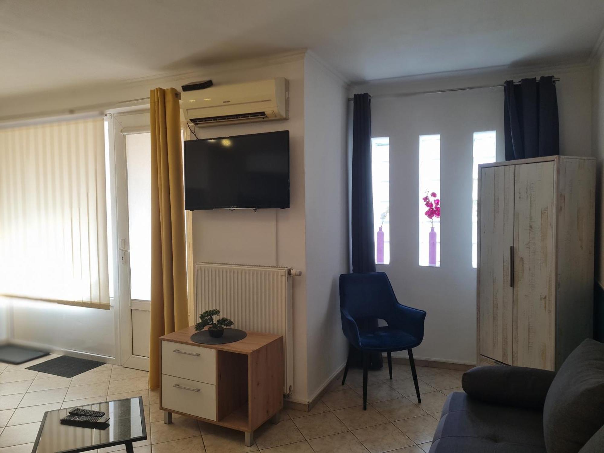 Csever Apartman Tata Luaran gambar